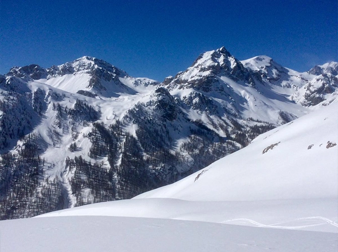 Paysage de montagne du jura et des alpes